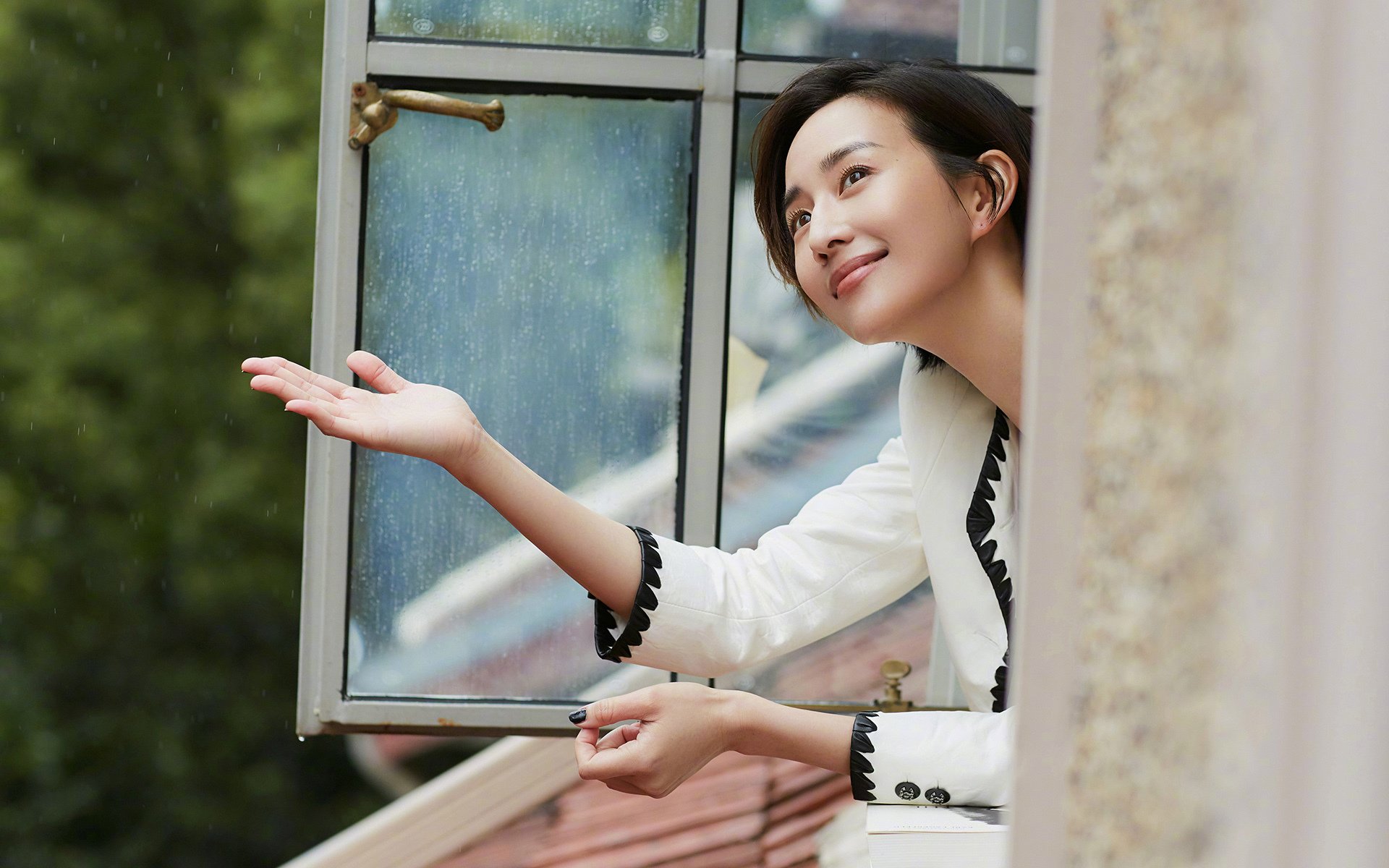 九游网页版入口-罗马队员替补上场取得关键进球，帮助球队取胜，罗马队足球