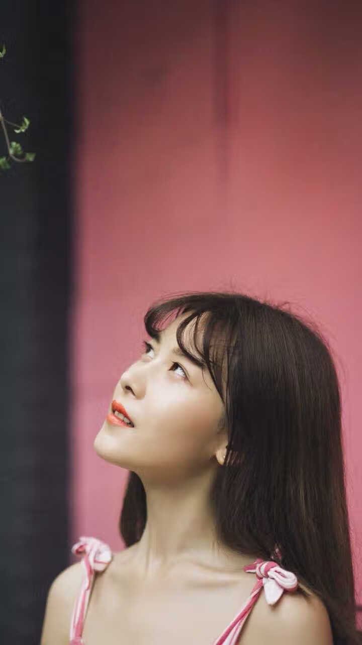 全黑队通过精准的球场布局,创造进攻机会,全黑队战舞